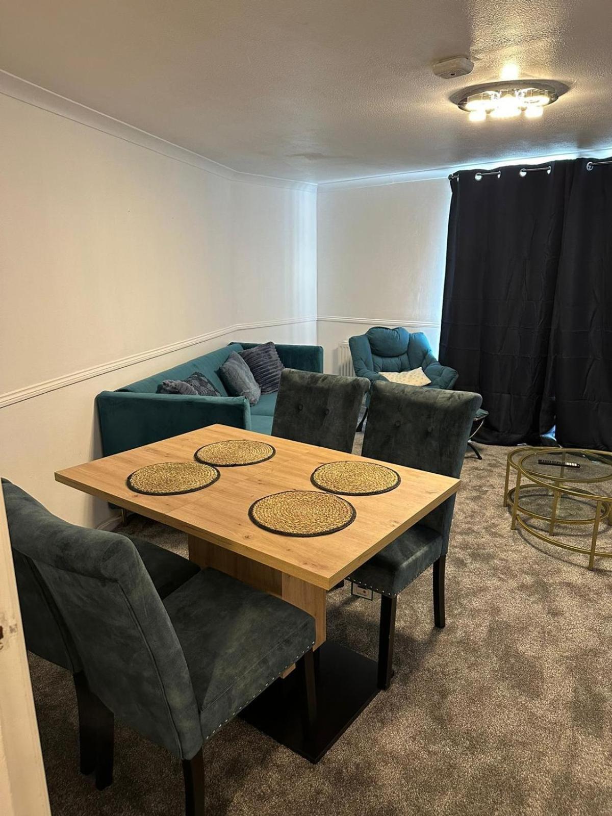 Lovely Two Bedroom Flat Thamesmead  Exterior foto