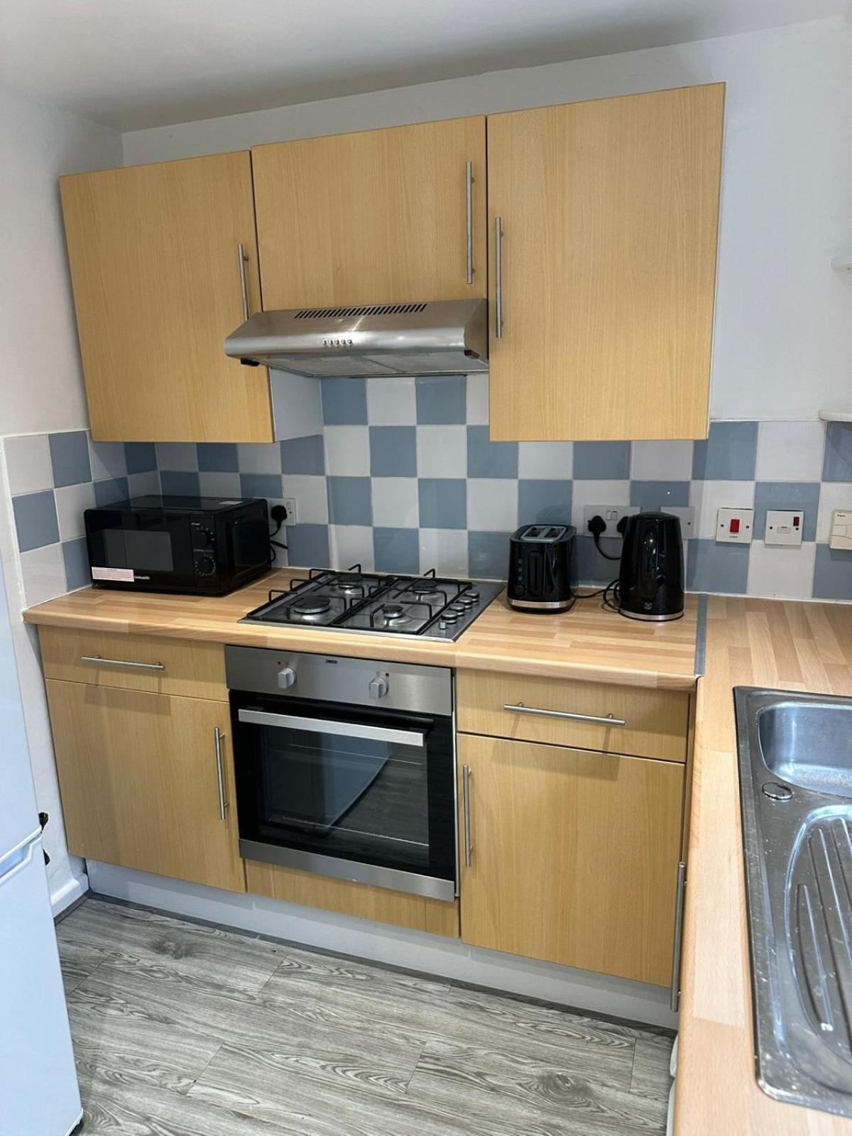 Lovely Two Bedroom Flat Thamesmead  Exterior foto
