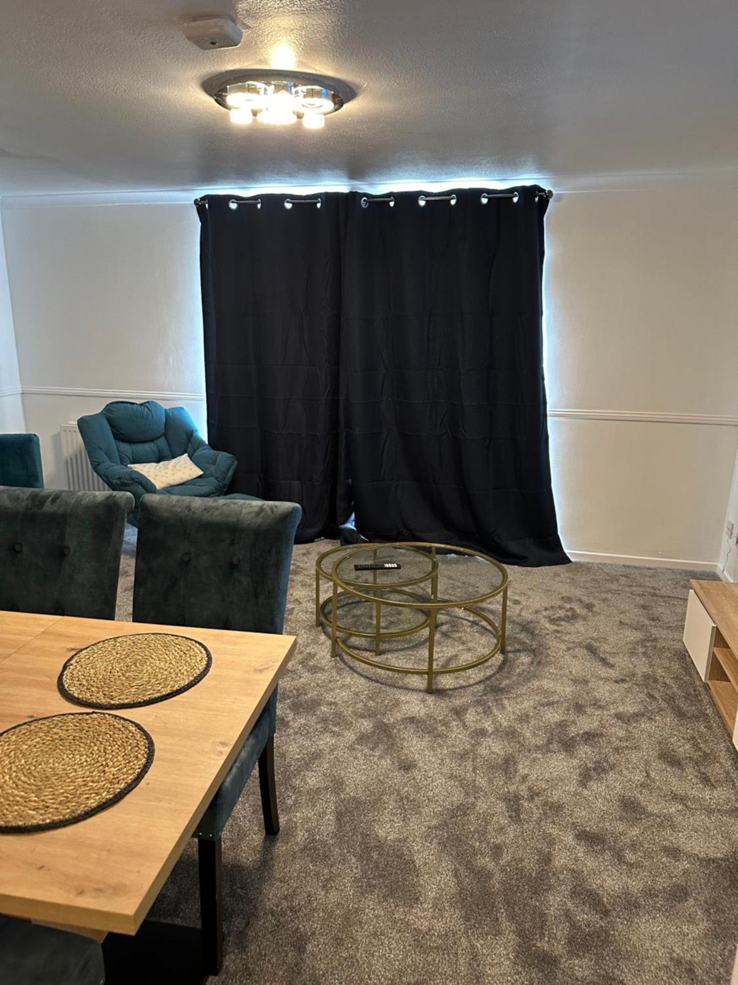 Lovely Two Bedroom Flat Thamesmead  Exterior foto